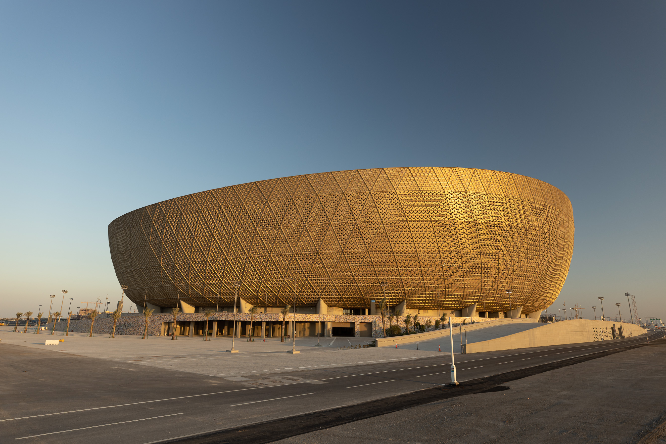 Стадион Лусаил — real photograph of Qatar, AL KHALIDIAH TOURISM private tours